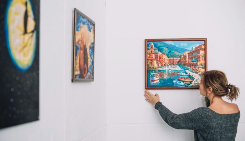 ポスターや絵画をおしゃれに飾る方法