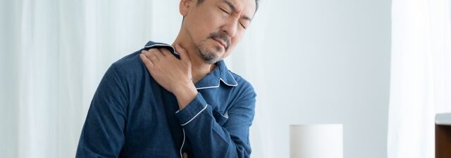 寝起きで身体がしんどい男性
